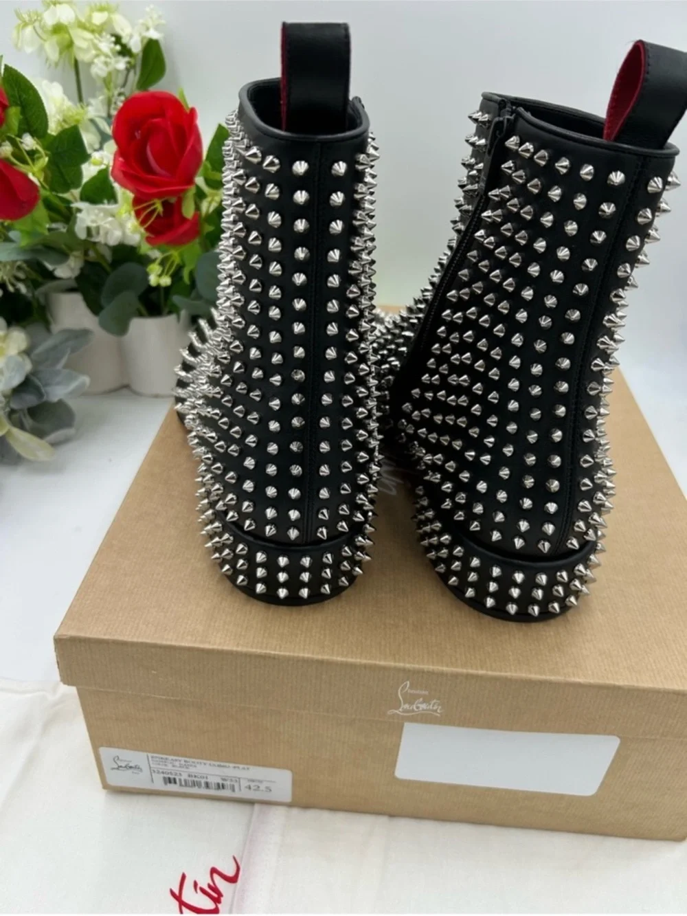 Men’s Christian Louboutin SPIKEASY studded leather ankle boots size 42.5